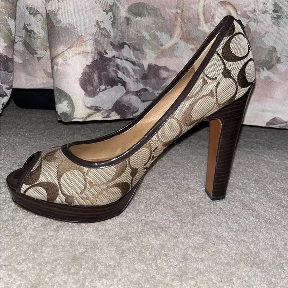 Coach Breana Signature Canvas and Patent Peep Toe Platform Heels- Size 10M - Picture 4 of 7
